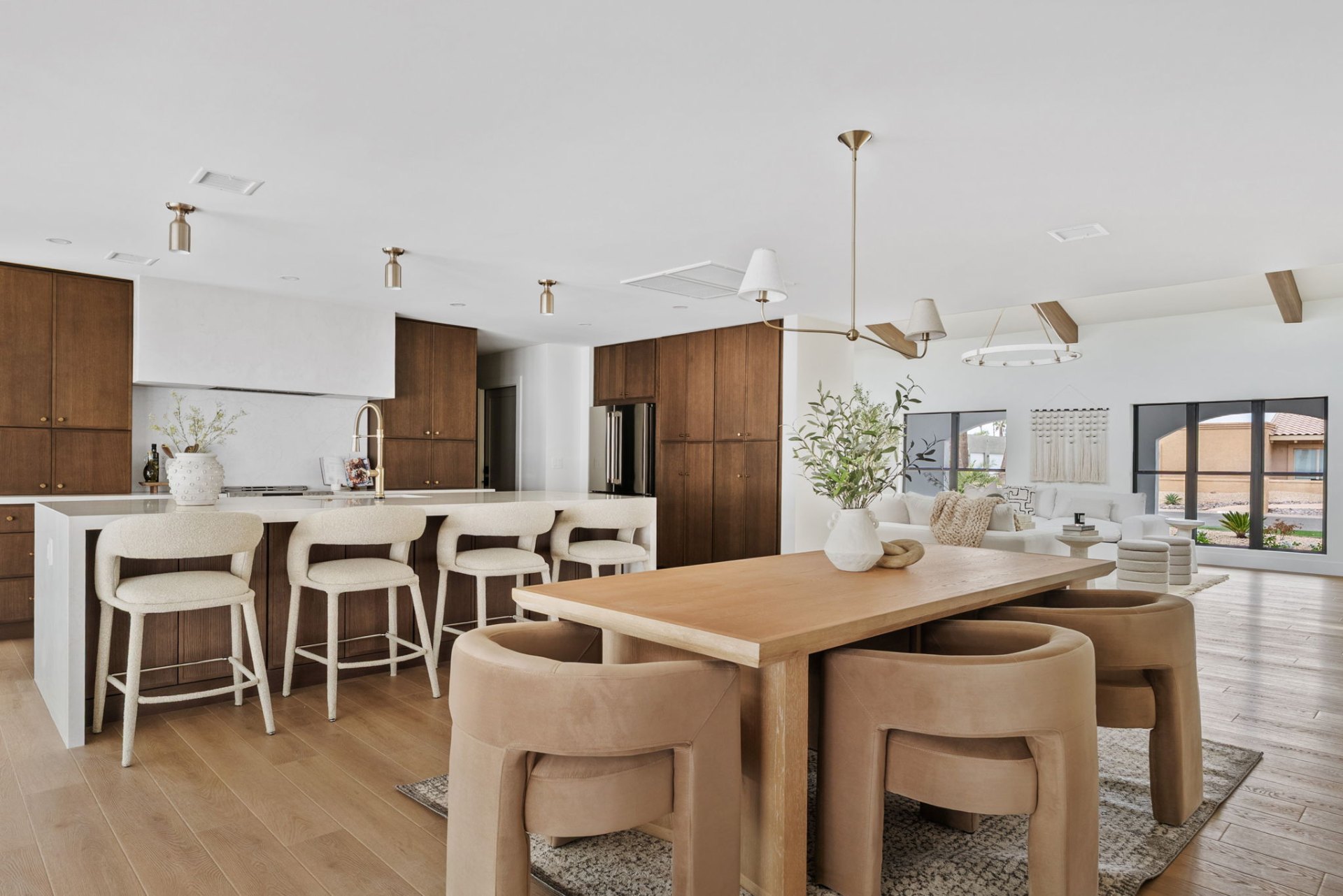 Dining room to pool