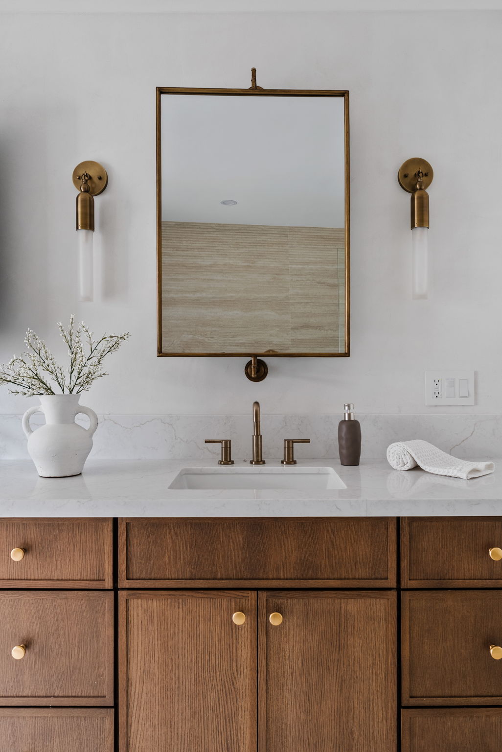 Single vanity