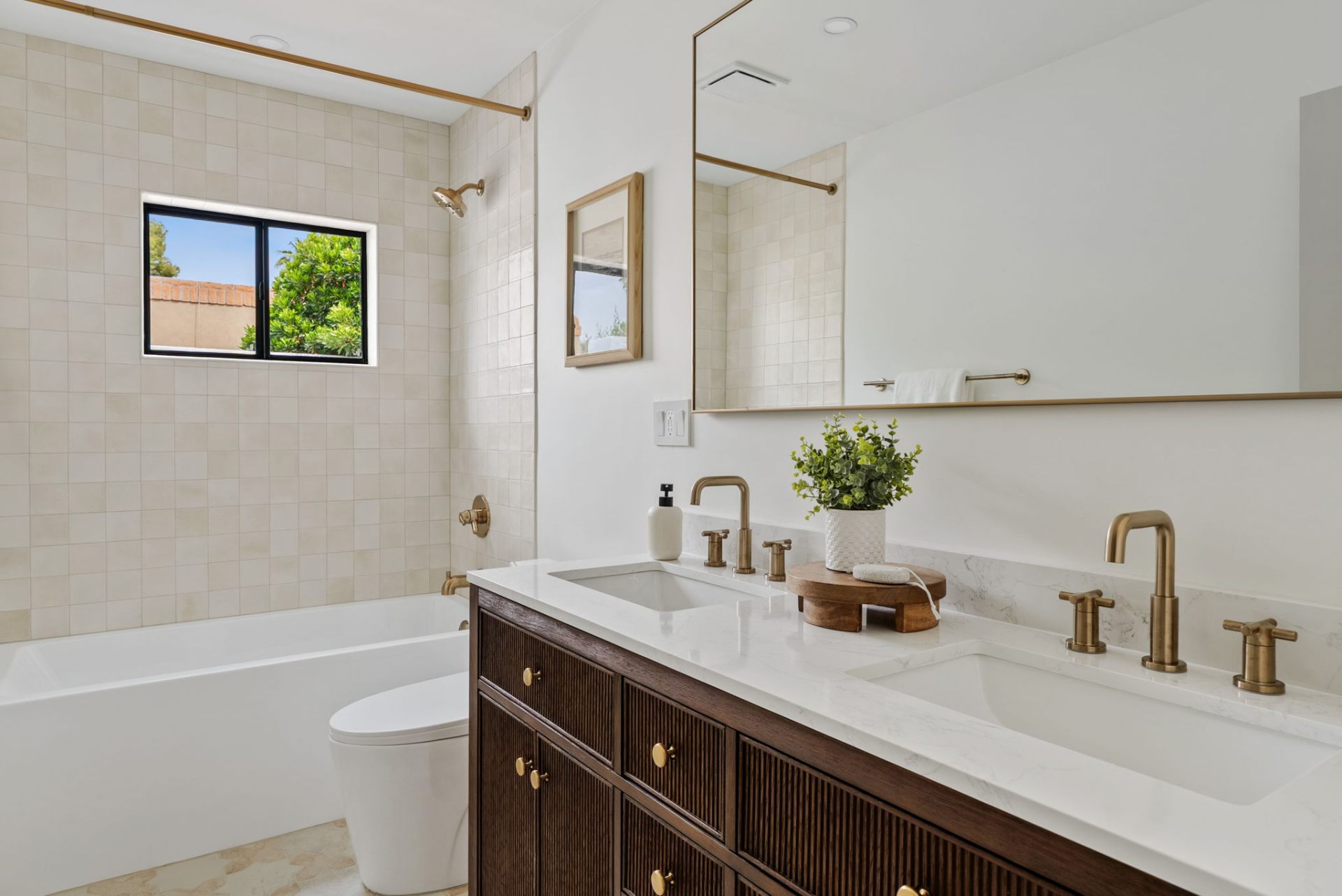 Tub bath, second angle