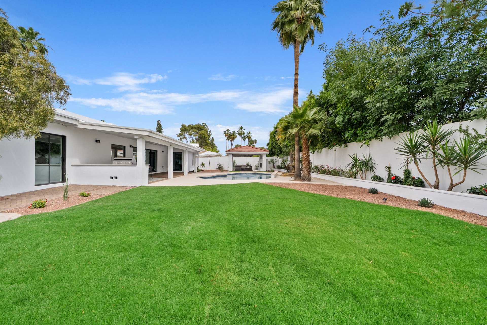 Lawn & landscaping